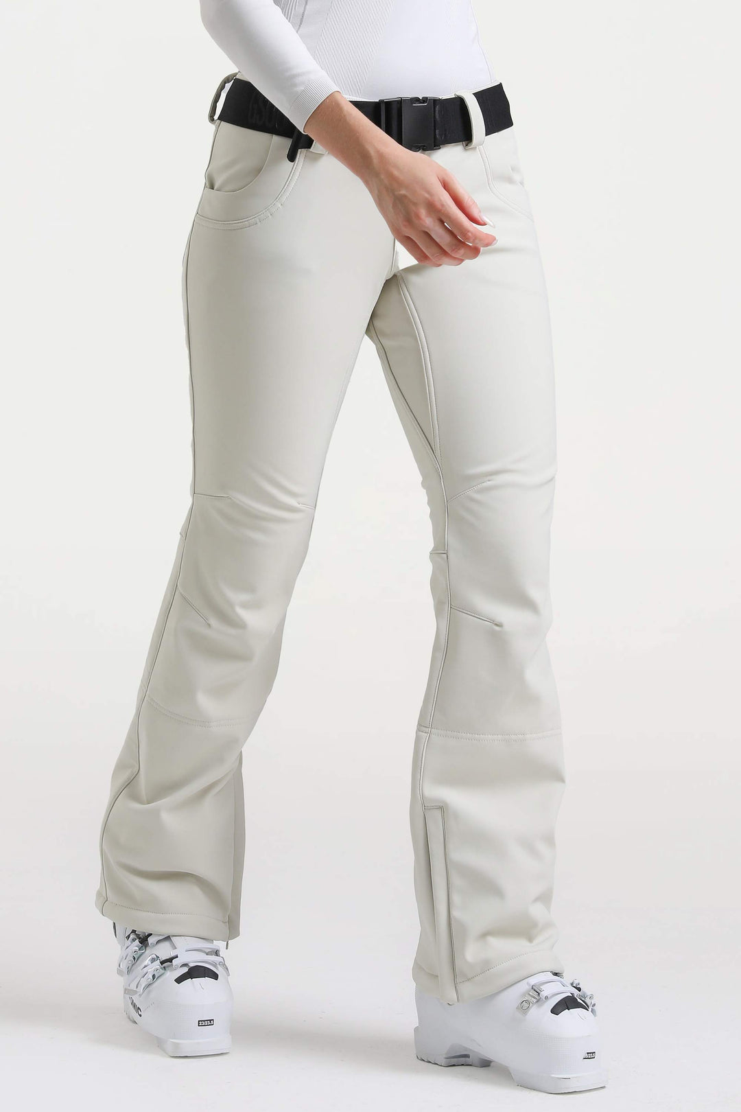 Naisten tummanruskeat, kapeat, vedenpitävät ja levenevät hiihtohousut